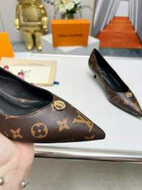 Picture of Louis Vuitton Shoes _SKULVsz35-414cmmnf032213544